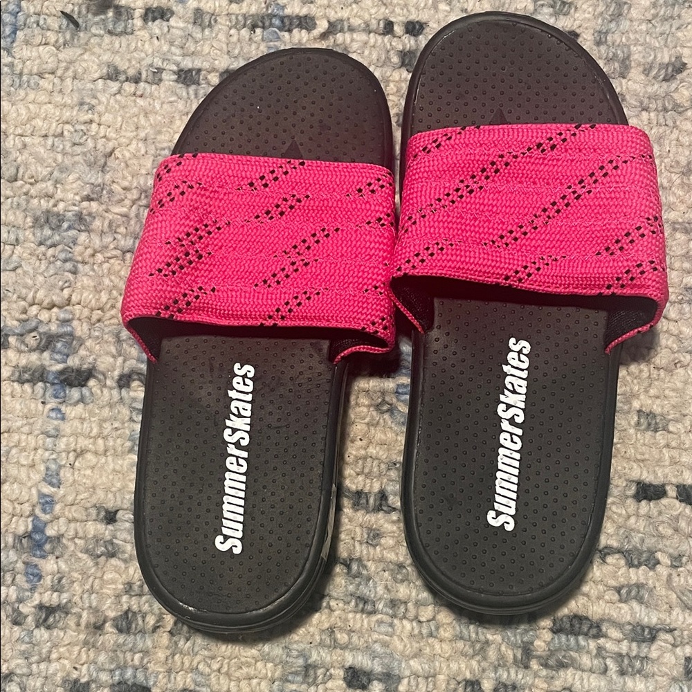Women's Fuchsia Slide Sandals